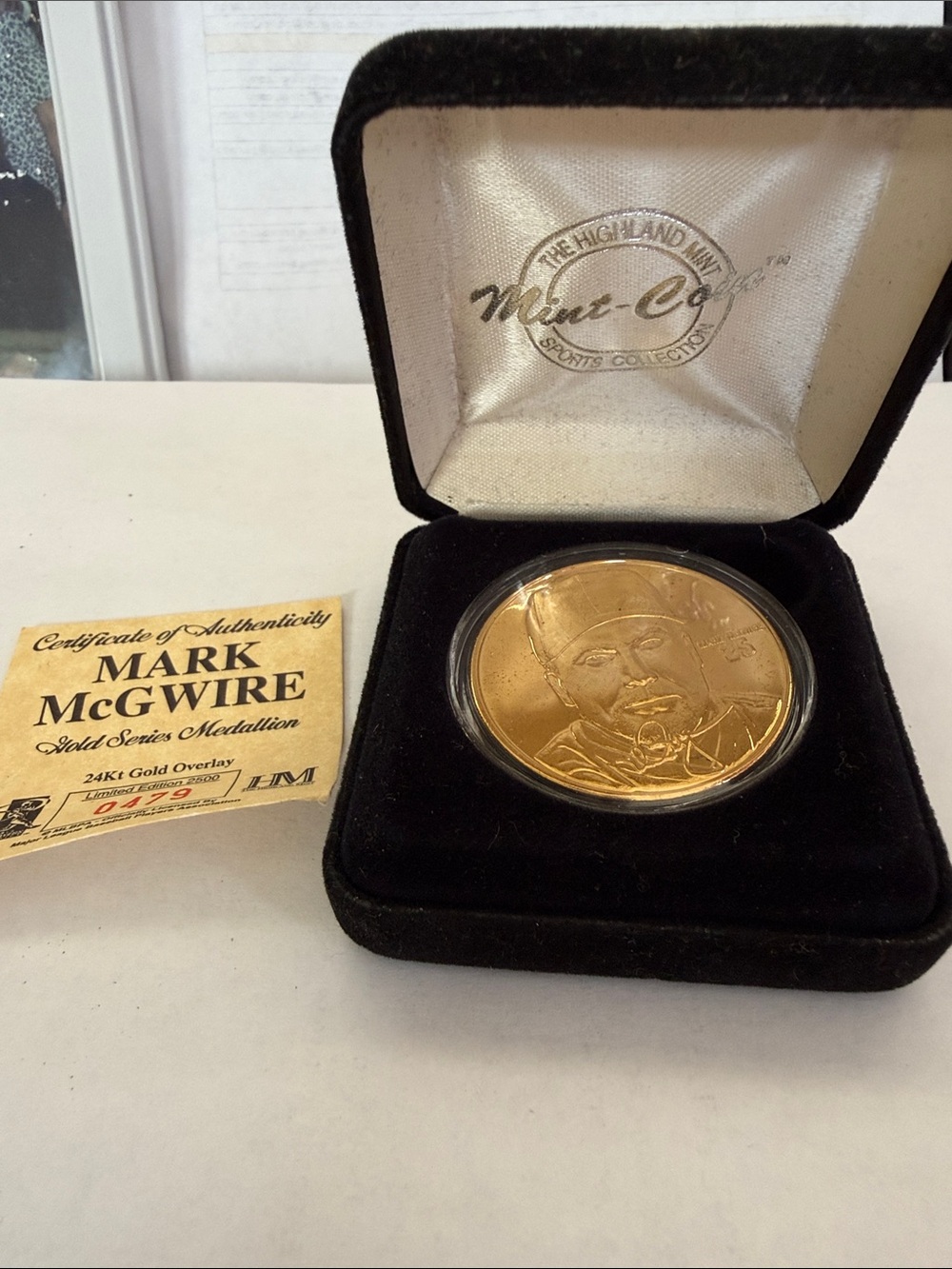 Limited EdMark McGwire Hold series Commemorative Medallion by Highland Mint